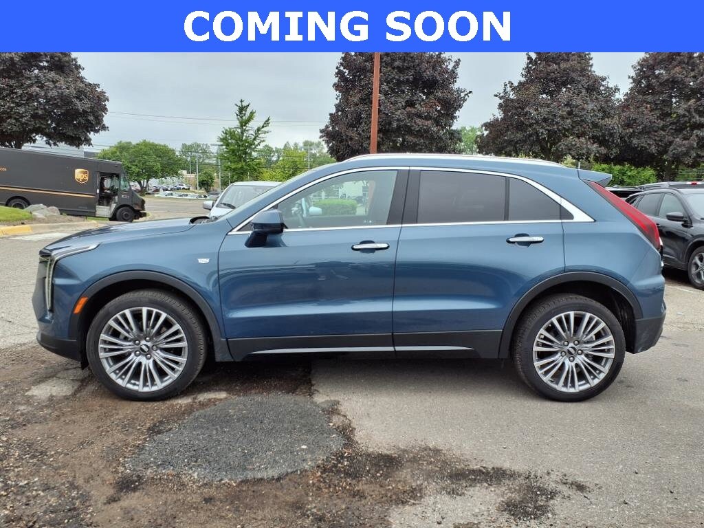 Used 2024 Cadillac XT4 Premium Luxury with VIN 1GYFZDR48RF165022 for sale in Farmington, MI