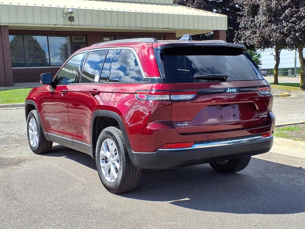 2023 Jeep Grand Cherokee Limited photo 3