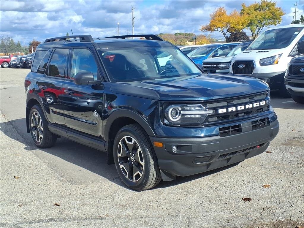 2023 Ford Bronco Sport Outer Banks photo 2