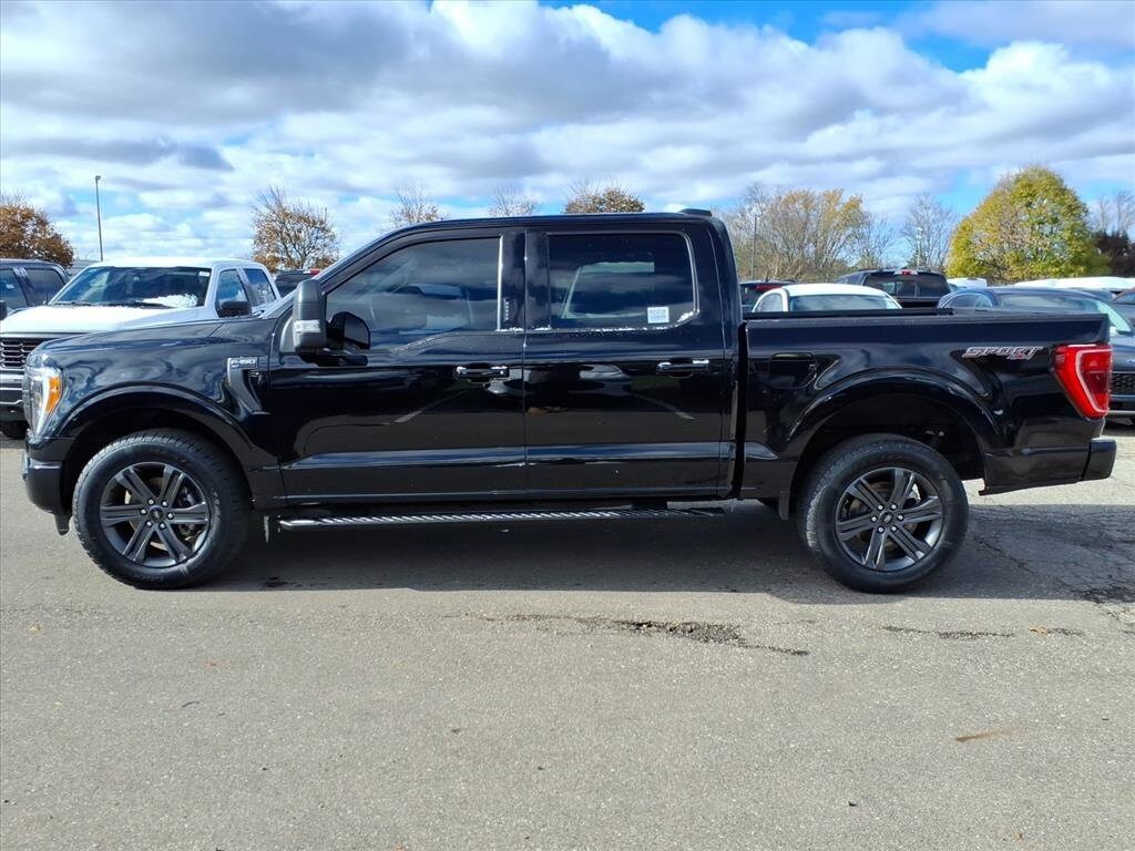 2023 Ford F-150 XLT photo 2