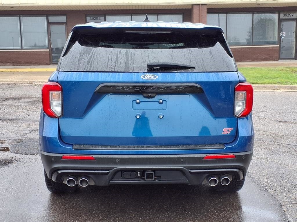 2021 Ford Explorer ST photo 4