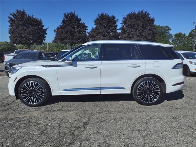 Used 2022 Lincoln Aviator Black Label with VIN 5LM5J9XC3NGL04308 for sale in Farmington, MI