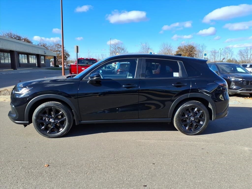 2023 Honda HR-V Sport photo 2