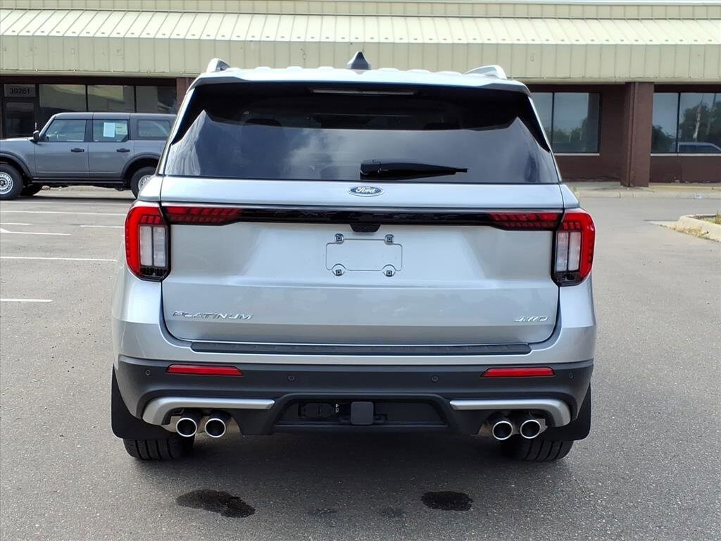 2025 Ford Explorer Platinum photo 3
