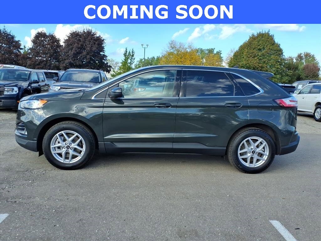 2024 Ford Edge SEL photo 2