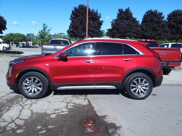 Used 2022 Cadillac XT4 Premium Luxury with VIN 1GYFZDR40NF137161 for sale in Farmington, MI