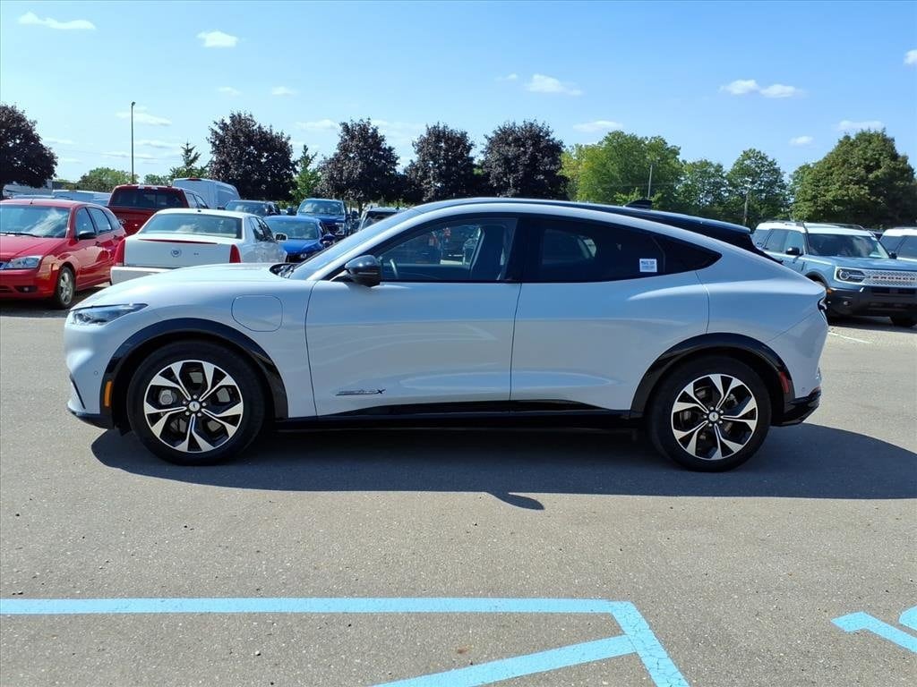 Used 2021 Ford Mustang Mach-E Premium AWD with VIN 3FMTK3SU2MMA56190 for sale in Farmington Hills, MI