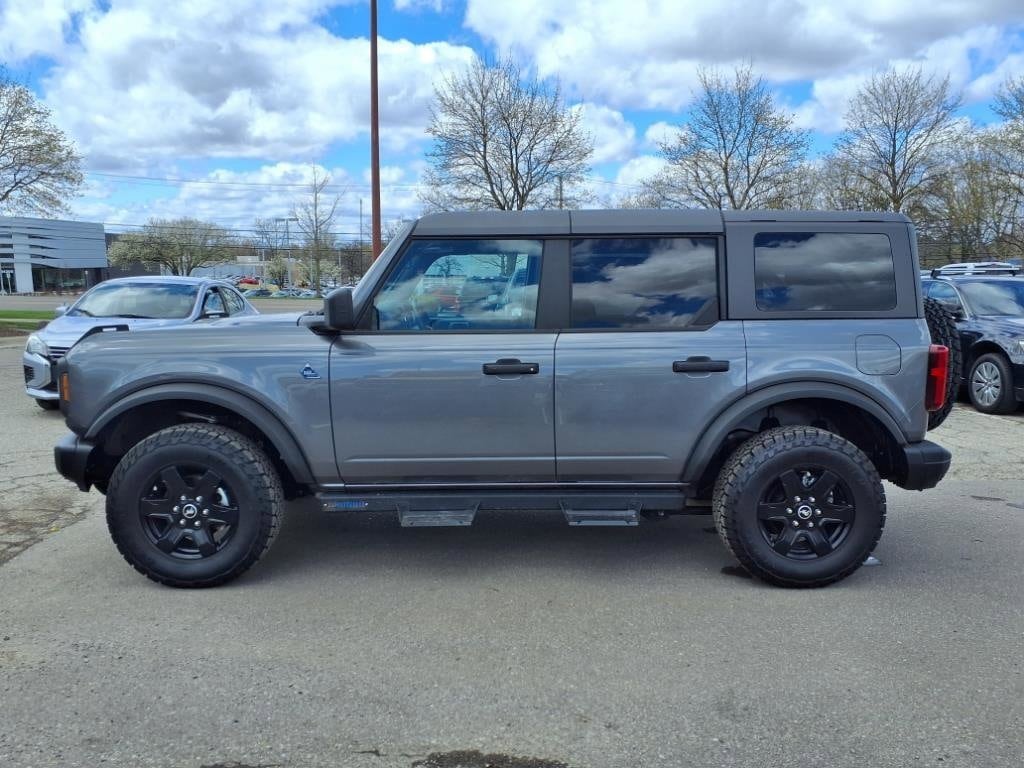 Used 2022 Ford Bronco 4-Door Black Diamond with VIN 1FMDE5BHXNLB56860 for sale in Farmington, MI