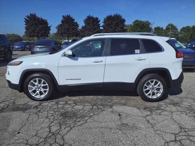 Used 2014 Jeep Cherokee Latitude with VIN 1C4PJLCS1EW143232 for sale in Farmington, MI