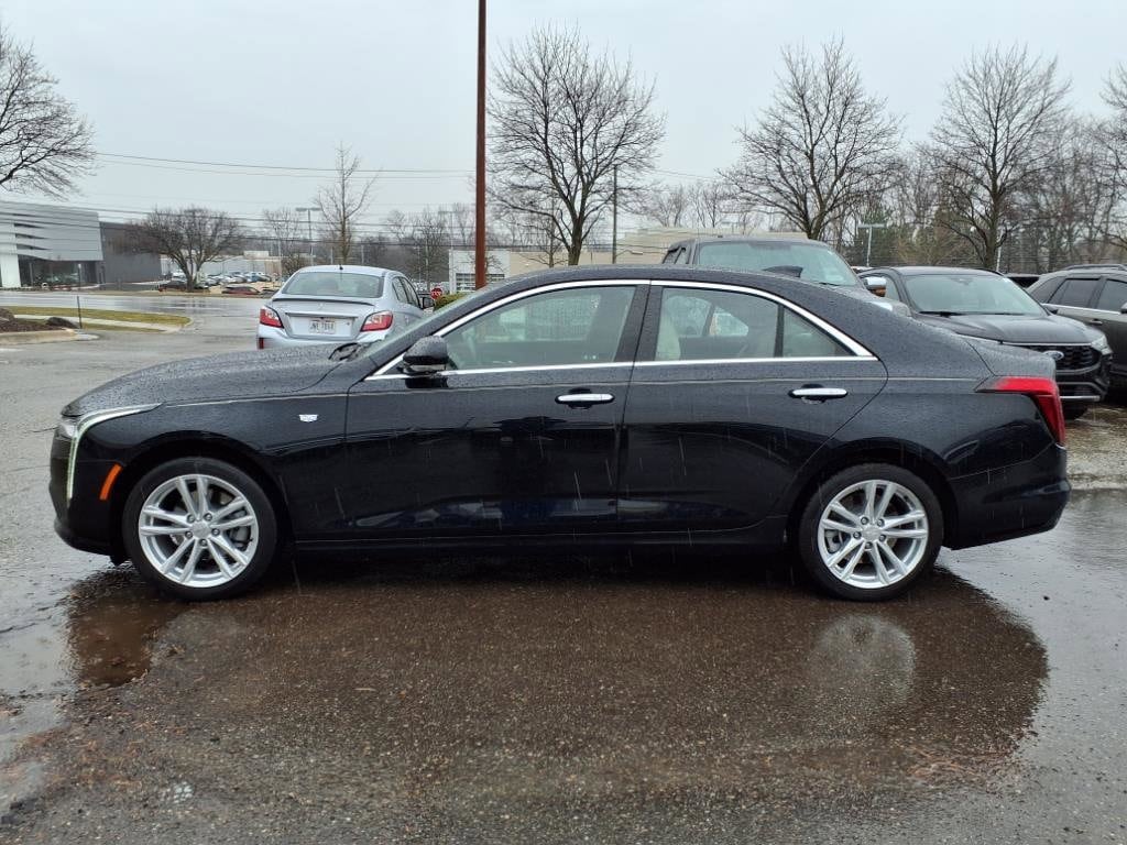 Used 2021 Cadillac CT4 Luxury with VIN 1G6DE5RK7M0119032 for sale in Farmington, MI