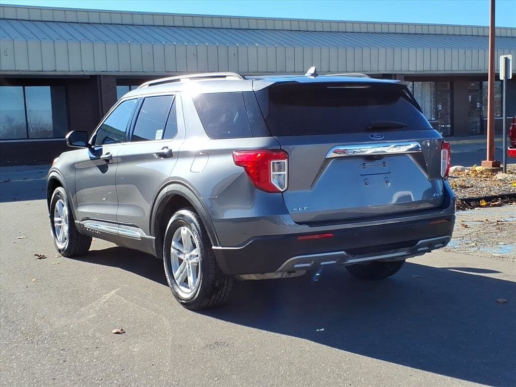 2021 Ford Explorer XLT photo 3
