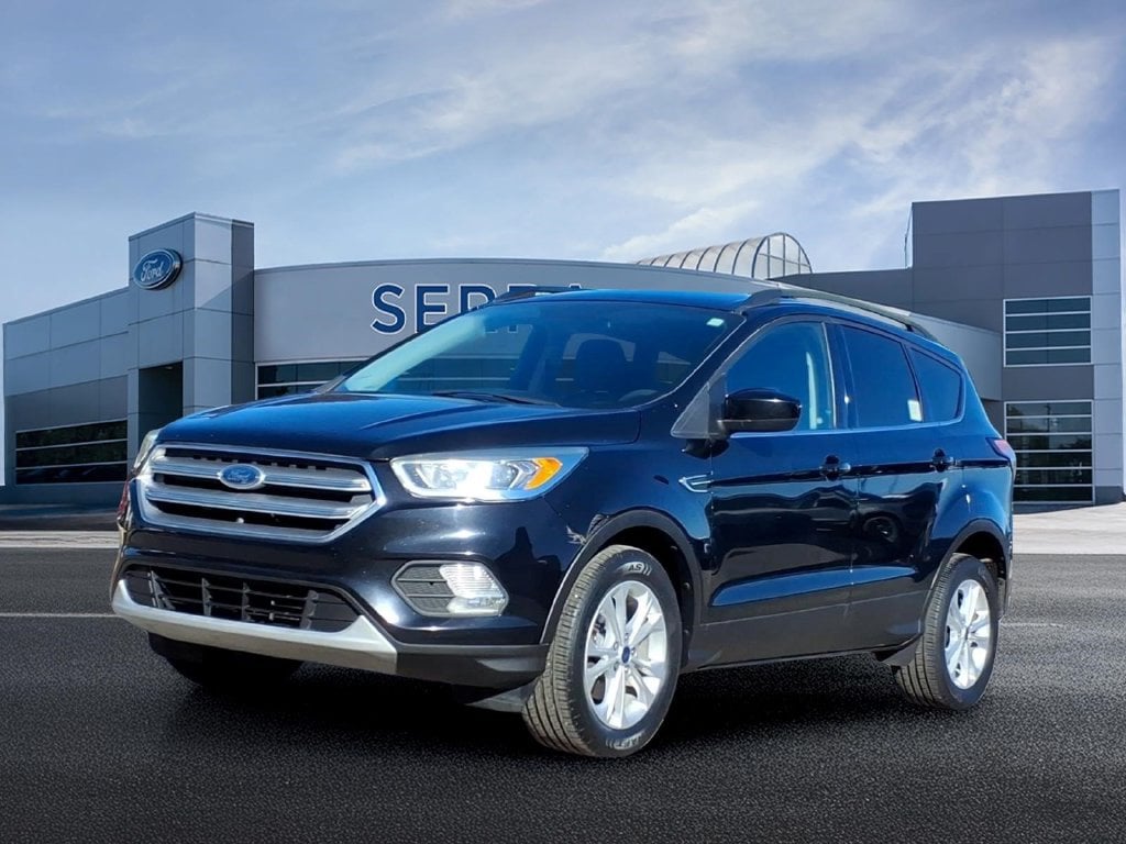 Used 2017 Ford Escape SE with VIN 1FMCU0GD8HUD26929 for sale in Farmington Hills, MI