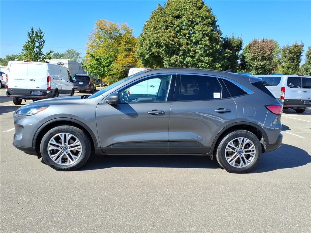 2022 Ford Escape SEL photo 2