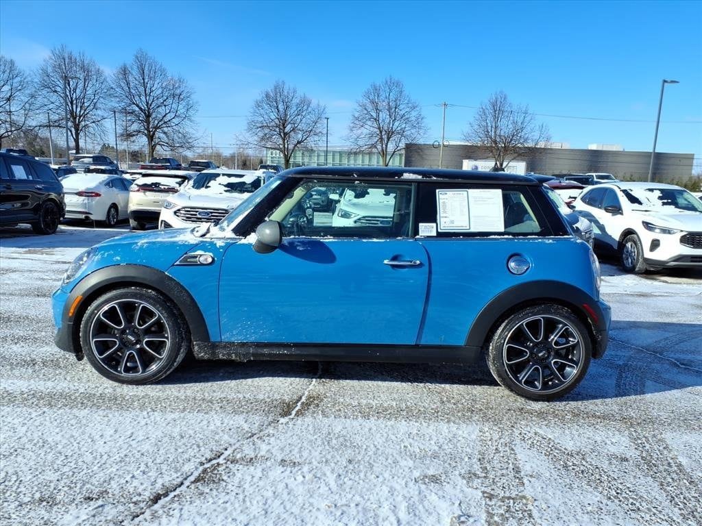 Used 2013 MINI Cooper S with VIN WMWSV3C50DT388299 for sale in Farmington Hills, MI
