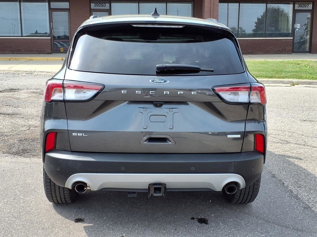 2020 Ford Escape SEL photo 4