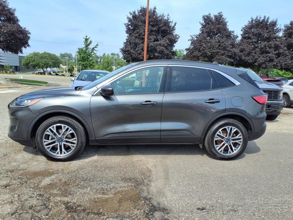 2020 Ford Escape SEL photo 2