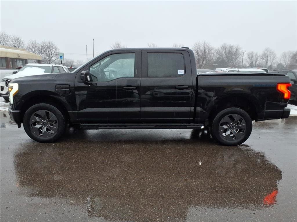 Used 2023 Ford F-150 Lightning Lariat with VIN 1FTVW1EL1PWG33711 for sale in Farmington Hills, MI