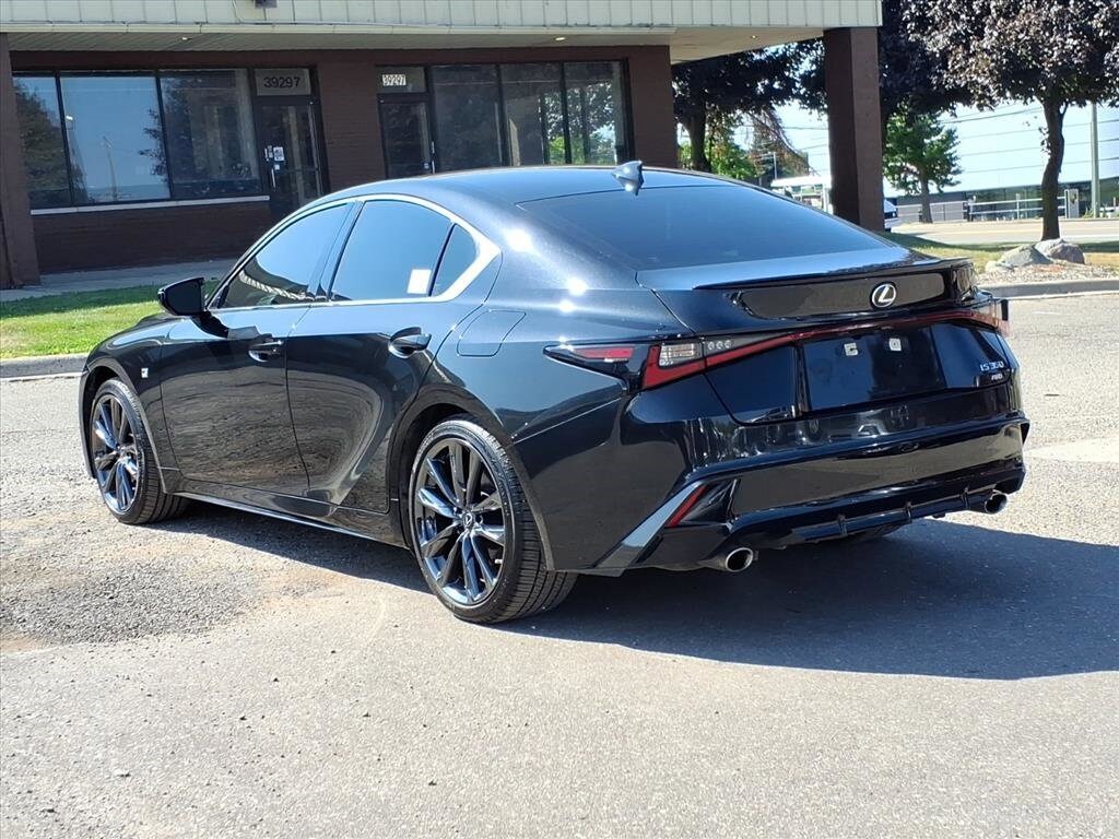 2022 Lexus IS 350 F SPORT photo 3