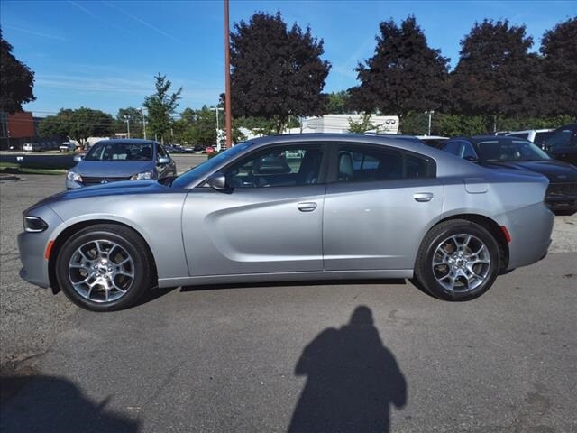 Used 2015 Dodge Charger SXT with VIN 2C3CDXJG8FH875633 for sale in Farmington, MI