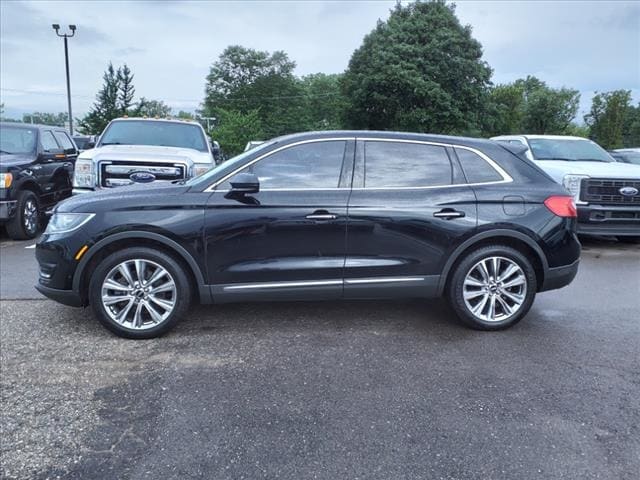 Used 2016 Lincoln MKX Reserve with VIN 2LMTJ8LP1GBL51980 for sale in Farmington, MI