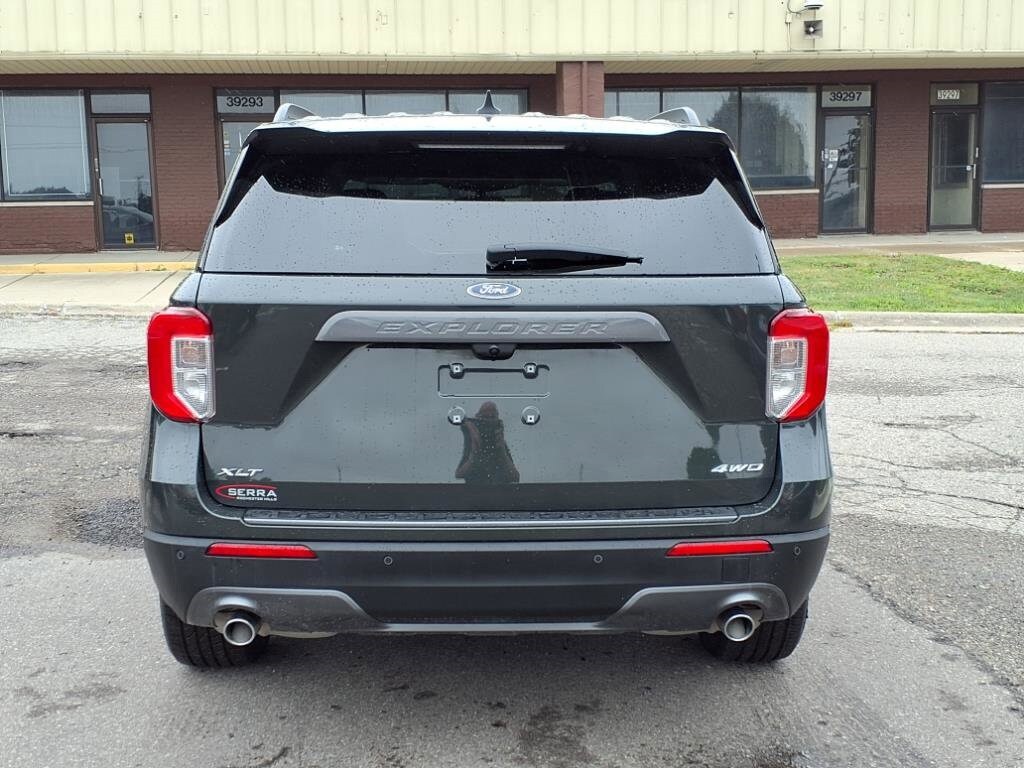 2022 Ford Explorer XLT photo 3