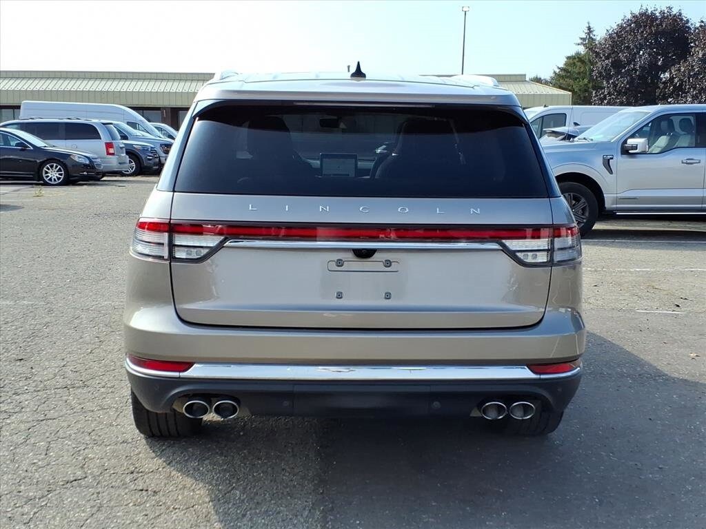 2021 Lincoln Aviator Reserve photo 2