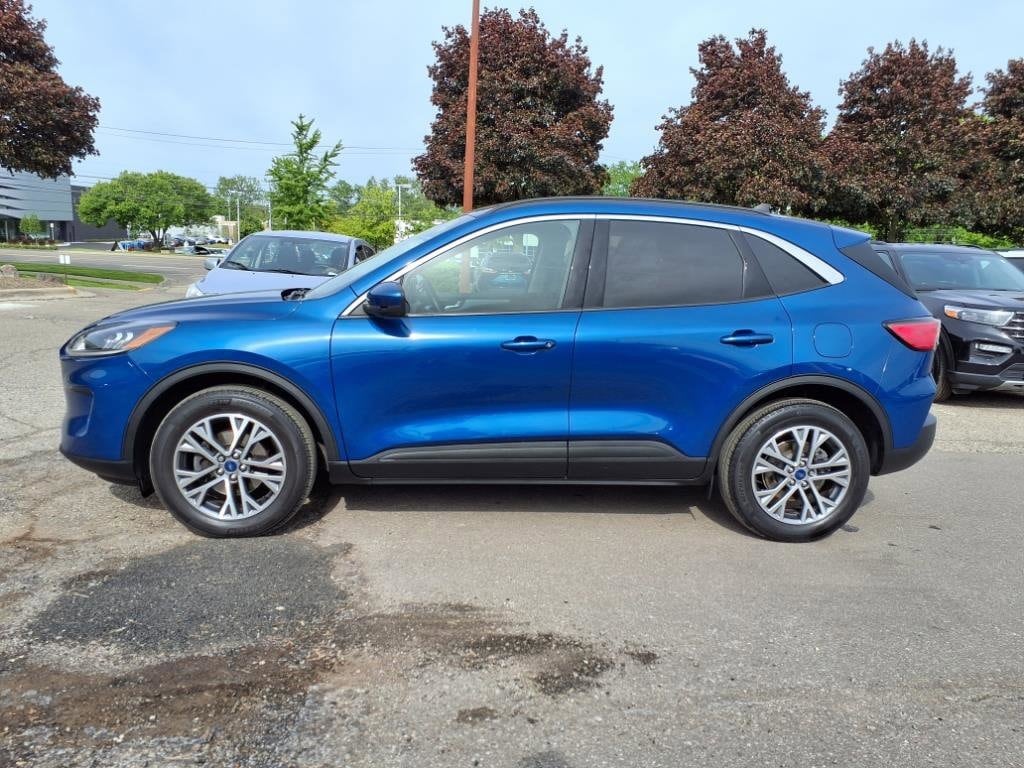 Used 2022 Ford Escape SEL with VIN 1FMCU9H68NUB87353 for sale in Farmington, MI