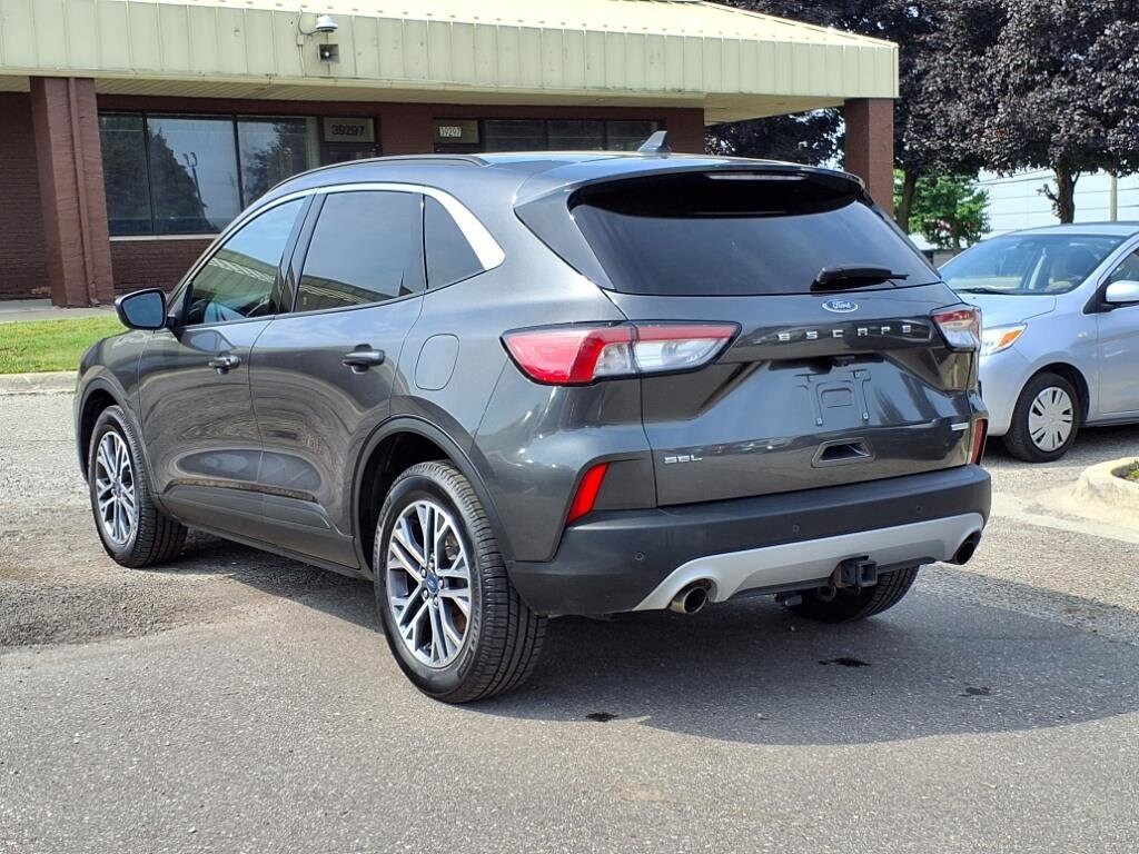 2020 Ford Escape SEL photo 3