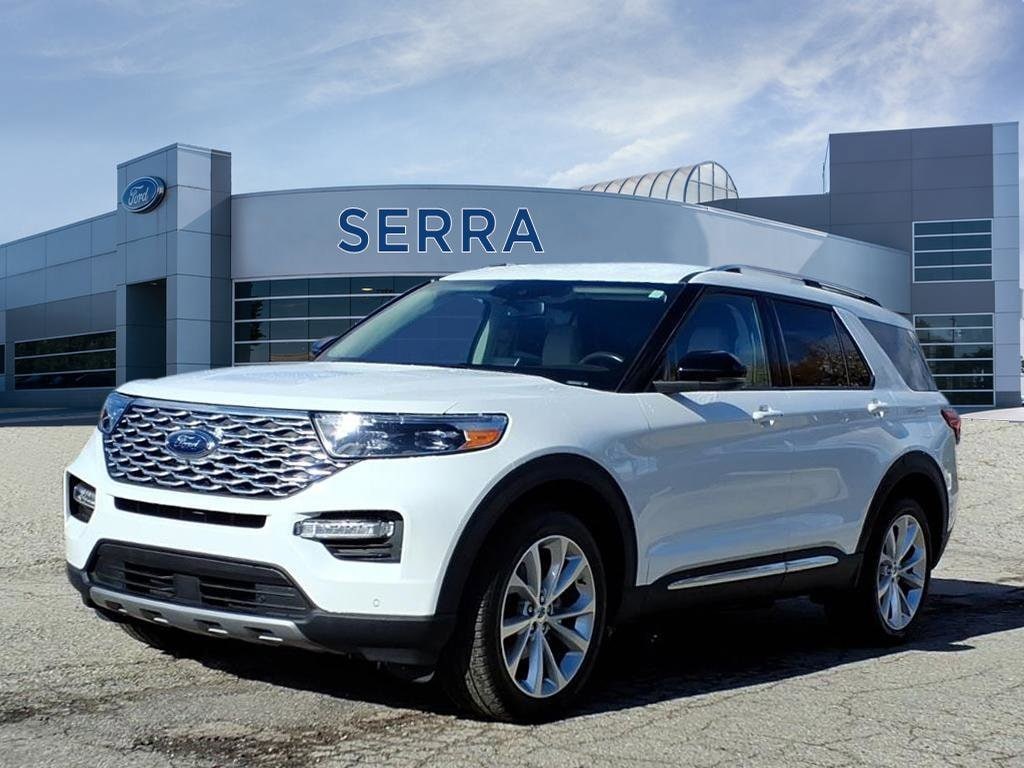 2023 Ford Explorer Platinum's photo