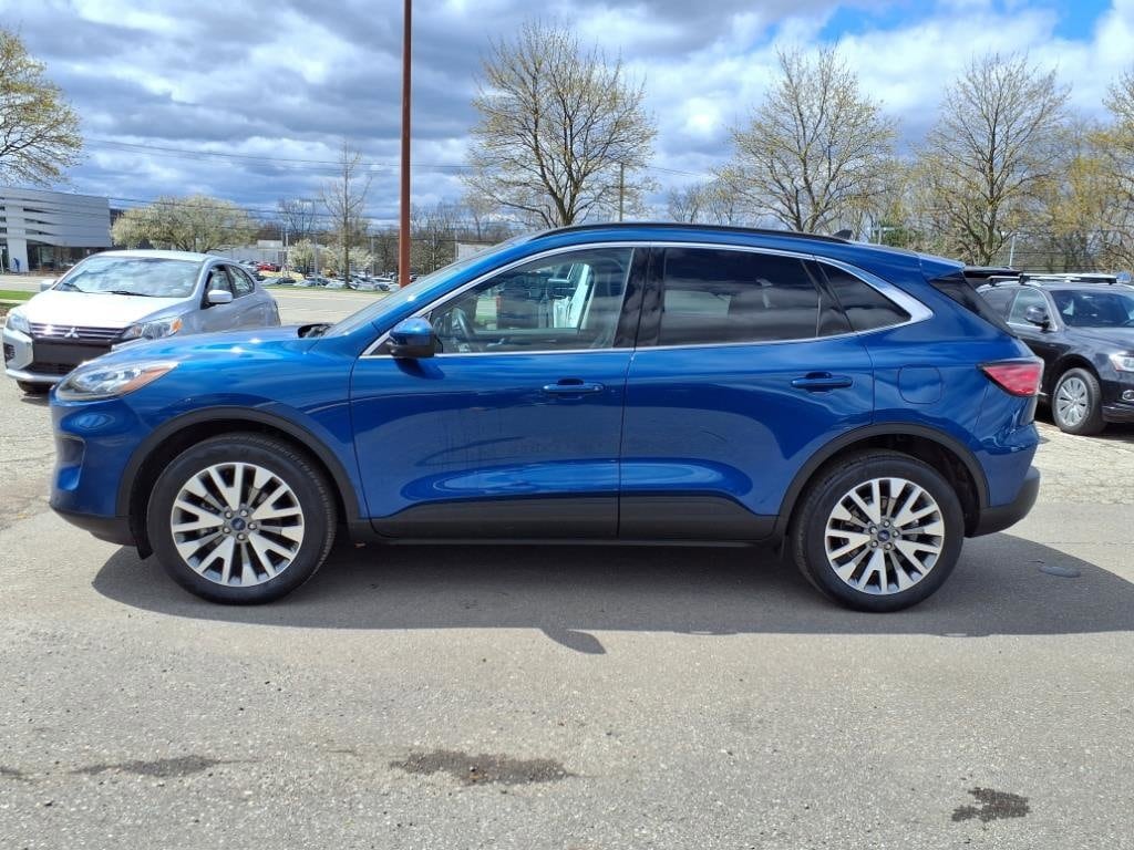 Used 2022 Ford Escape Titanium with VIN 1FMCU9J96NUB70913 for sale in Farmington, MI