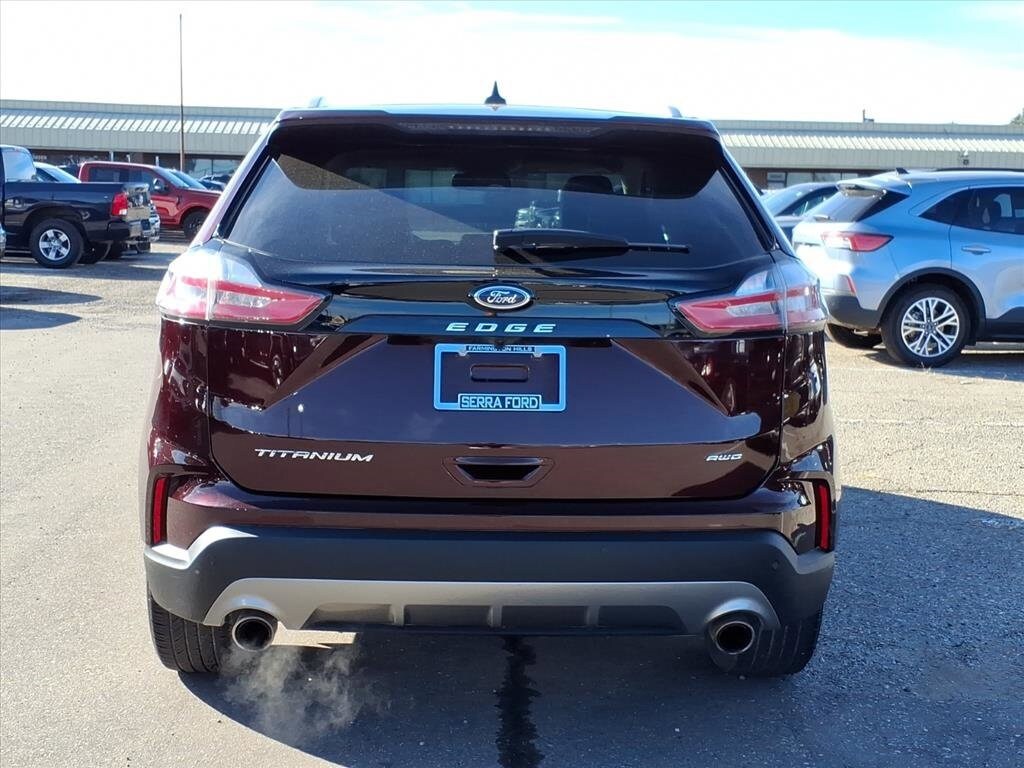 2023 Ford Edge Titanium photo 4