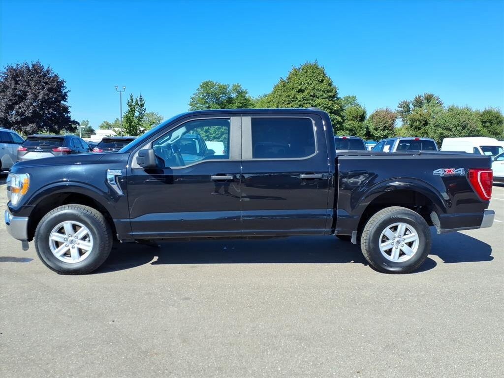 2021 Ford F-150 XLT photo 2