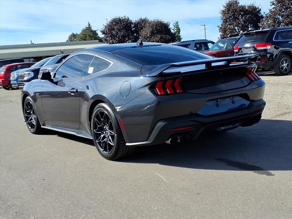 2024 Ford Mustang GT photo 2