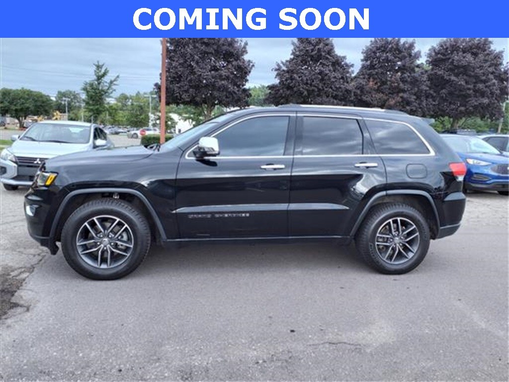 Used 2017 Jeep Grand Cherokee Limited with VIN 1C4RJEBG6HC718884 for sale in Farmington, MI