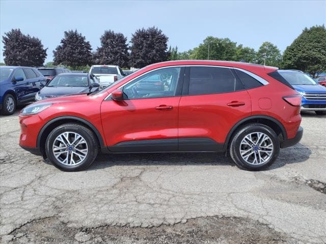 Used 2022 Ford Escape SEL with VIN 1FMCU9H91NUB50400 for sale in Farmington, MI