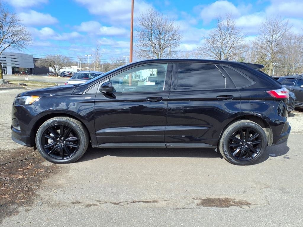 Used 2022 Ford Edge ST-Line with VIN 2FMPK4J94NBA19469 for sale in Farmington, MI