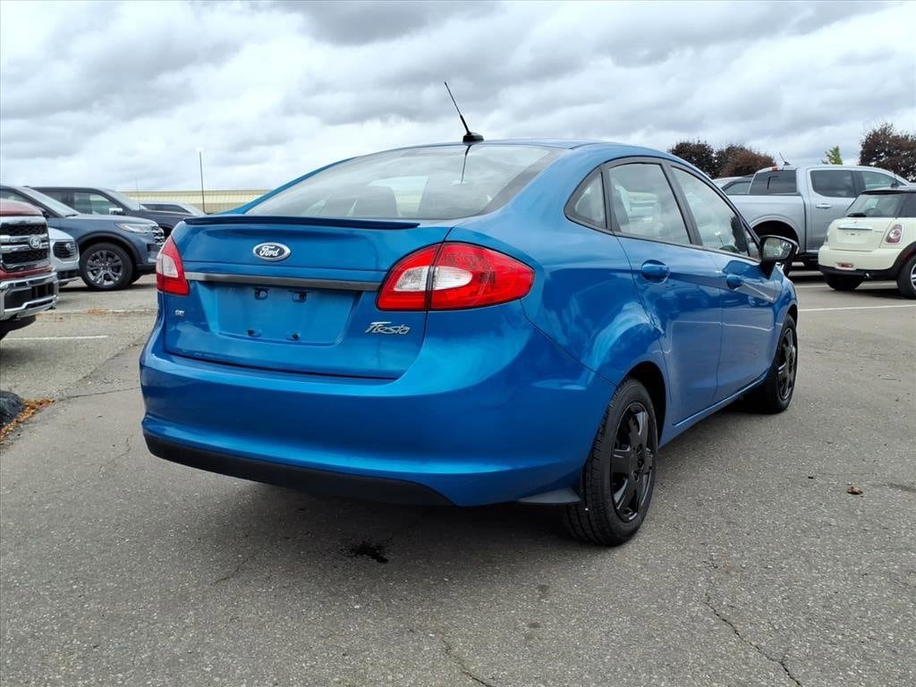 Used 2013 Ford Fiesta SE Sedan