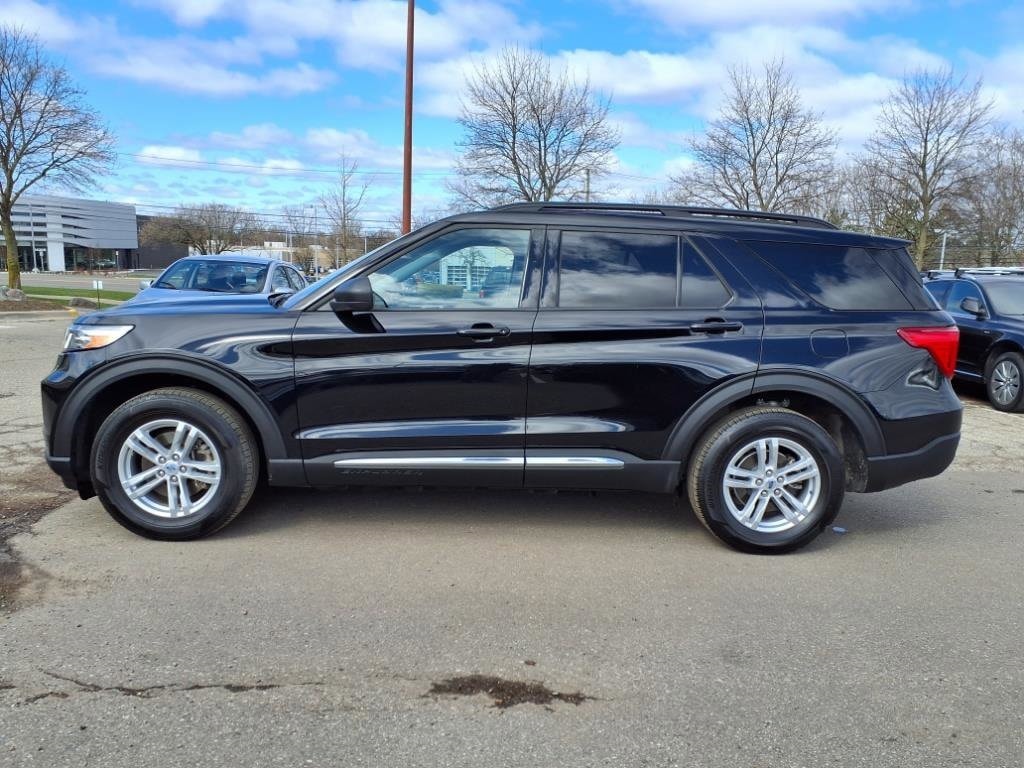Used 2023 Ford Explorer XLT with VIN 1FMSK8DH0PGB49586 for sale in Farmington, MI