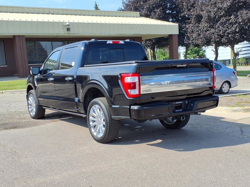 2023 Ford F-150 XLT photo 3