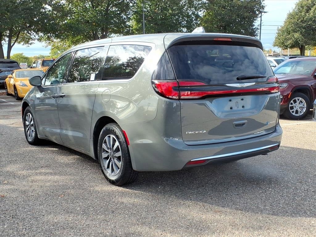 Used 2022 Chrysler Pacifica Hybrid Touring L Passenger Van