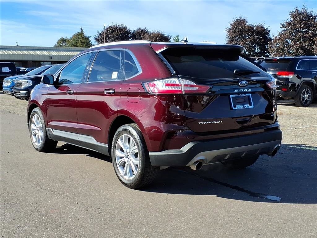 2023 Ford Edge Titanium photo 3