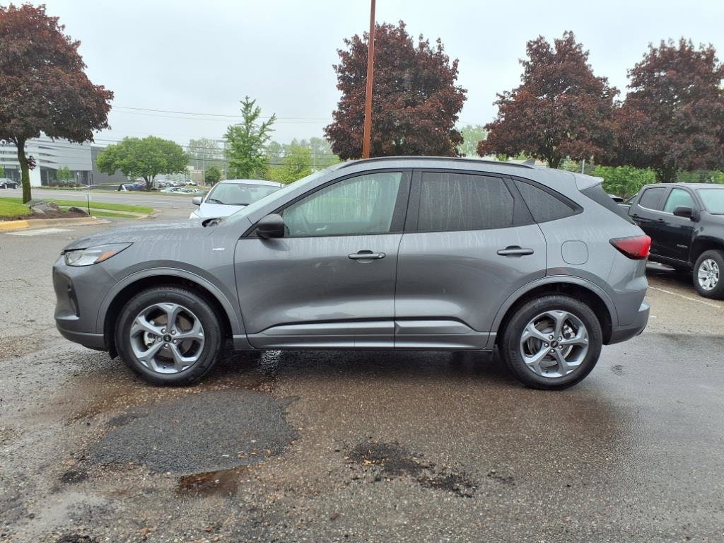 Used 2023 Ford Escape ST-Line with VIN 1FMCU9MN0PUA83973 for sale in Farmington, MI