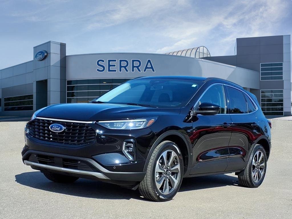 2023 Ford Escape Platinum's photo