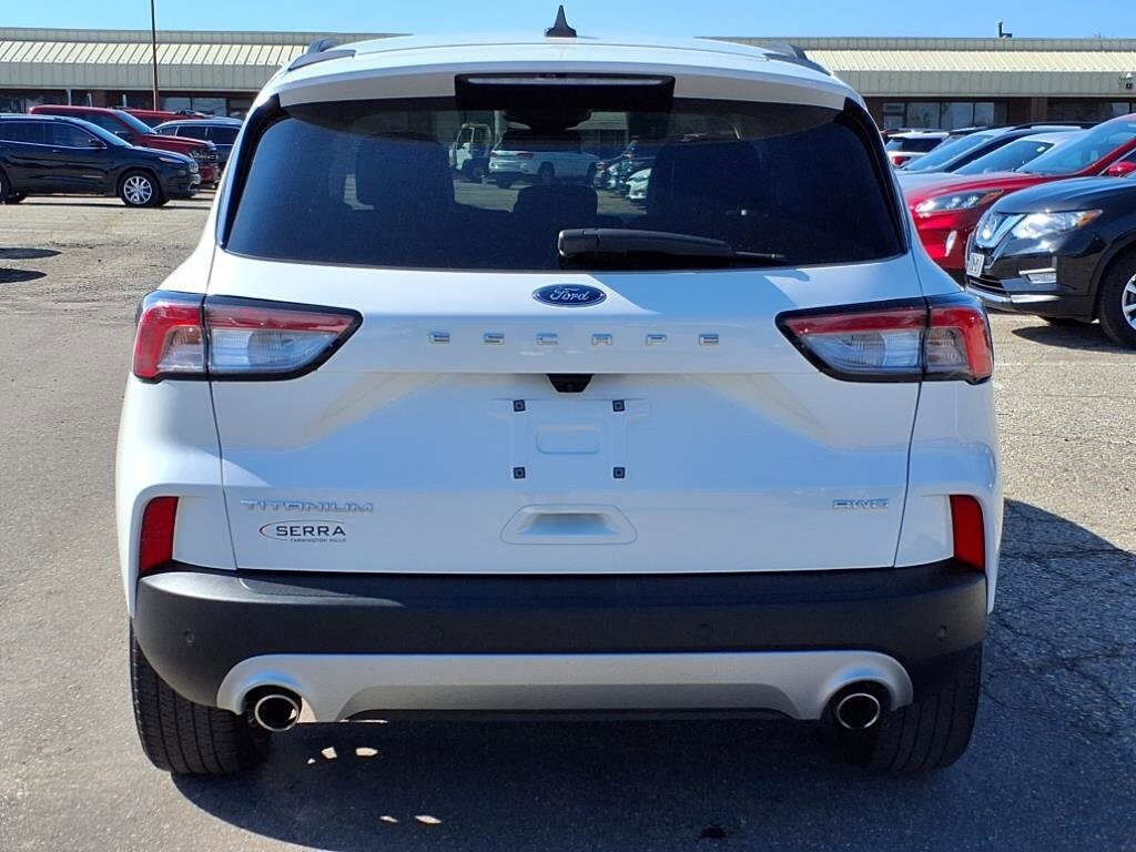 2022 Ford Escape Titanium photo 3