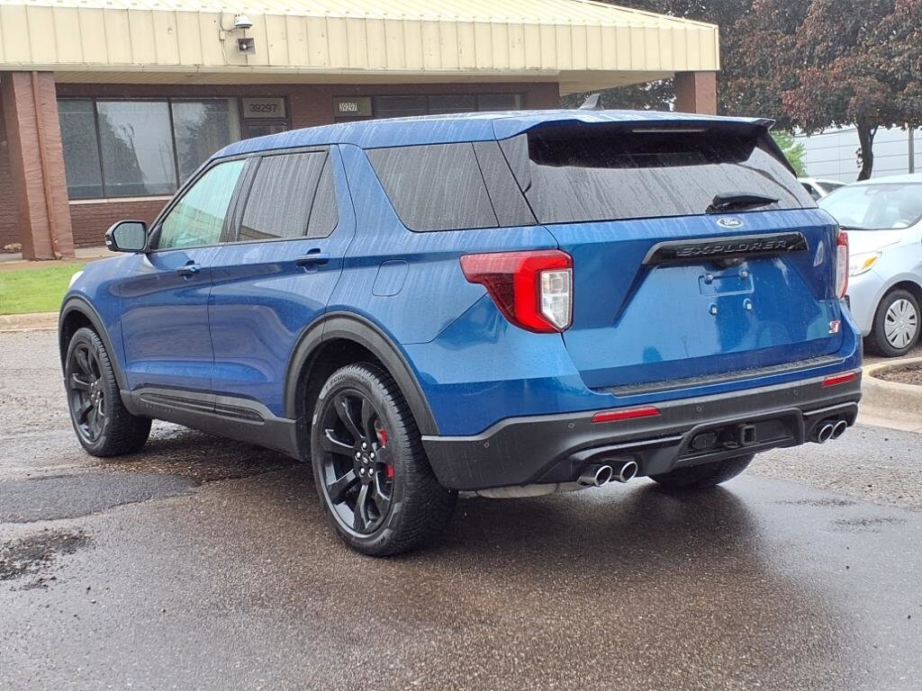2021 Ford Explorer ST photo 3