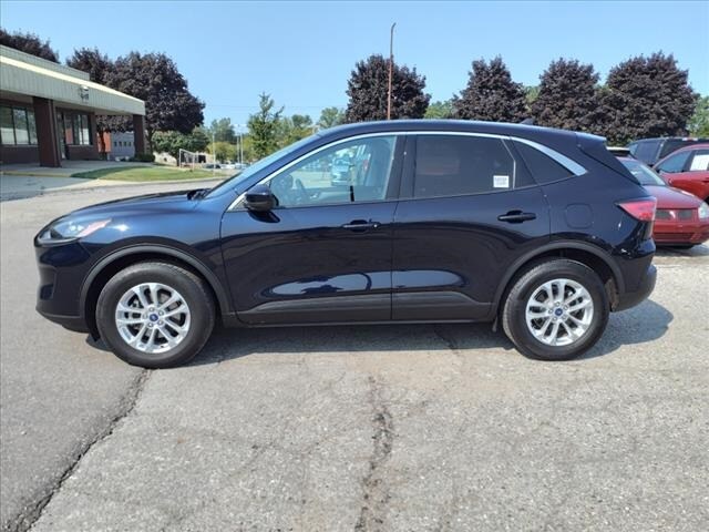 Used 2021 Ford Escape SE with VIN 1FMCU9G64MUA05793 for sale in Farmington, MI