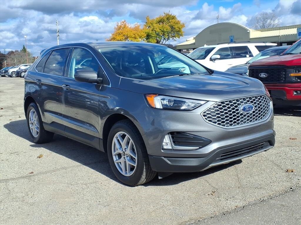 2024 Ford Edge SEL Sport photo 3
