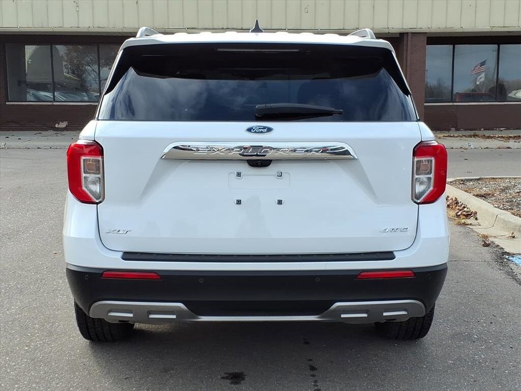2021 Ford Explorer XLT photo 3