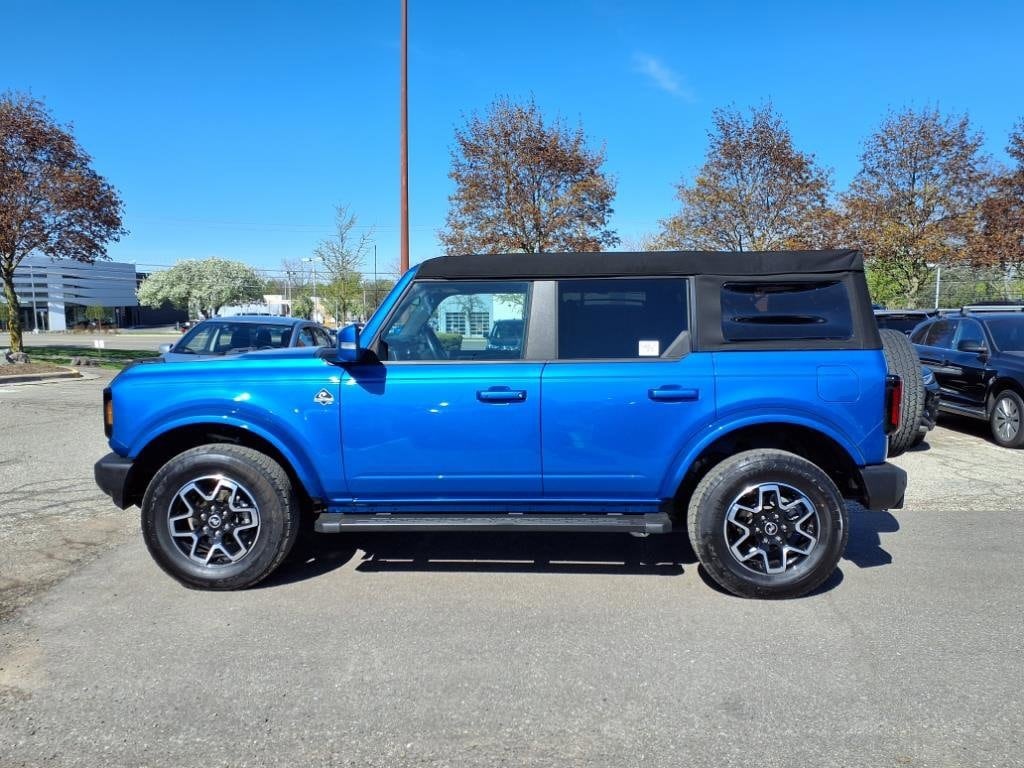 Used 2023 Ford Bronco 4-Door Outer Banks with VIN 1FMEE5BP1PLA88611 for sale in Farmington, MI