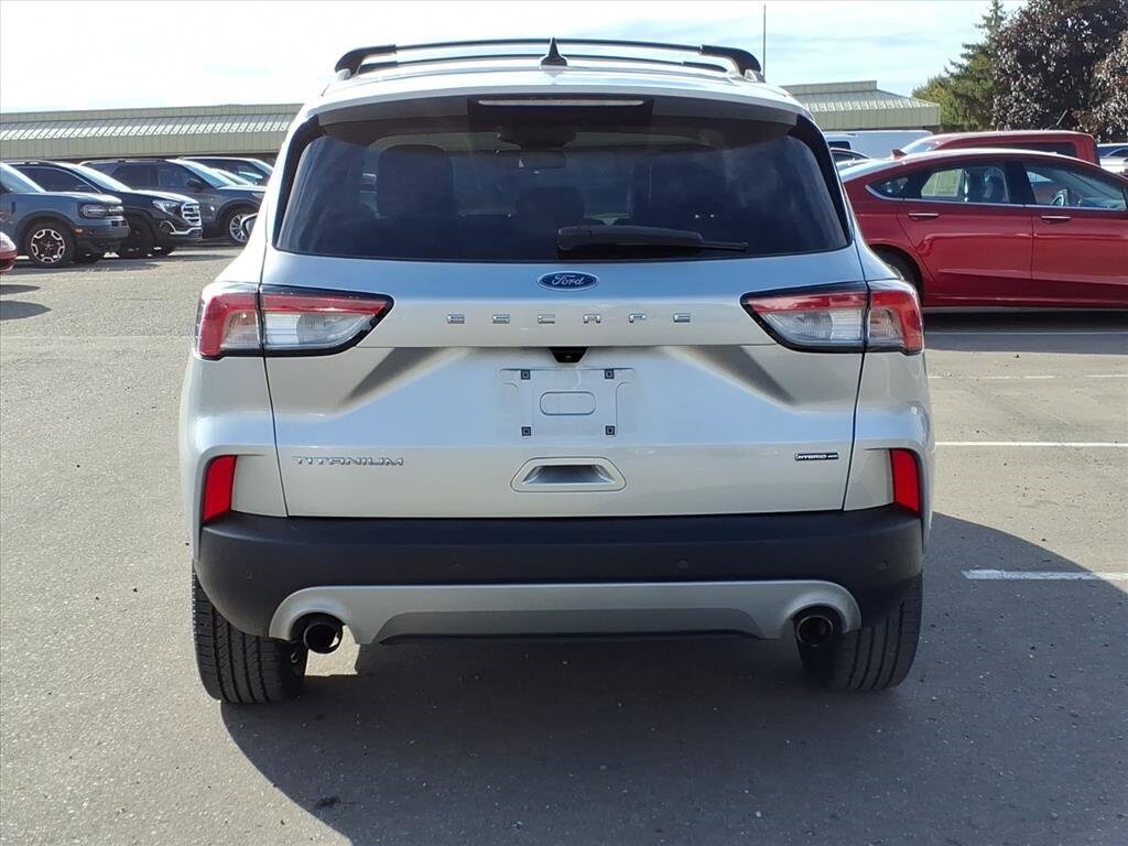 2020 Ford Escape Titanium Hybrid photo 3